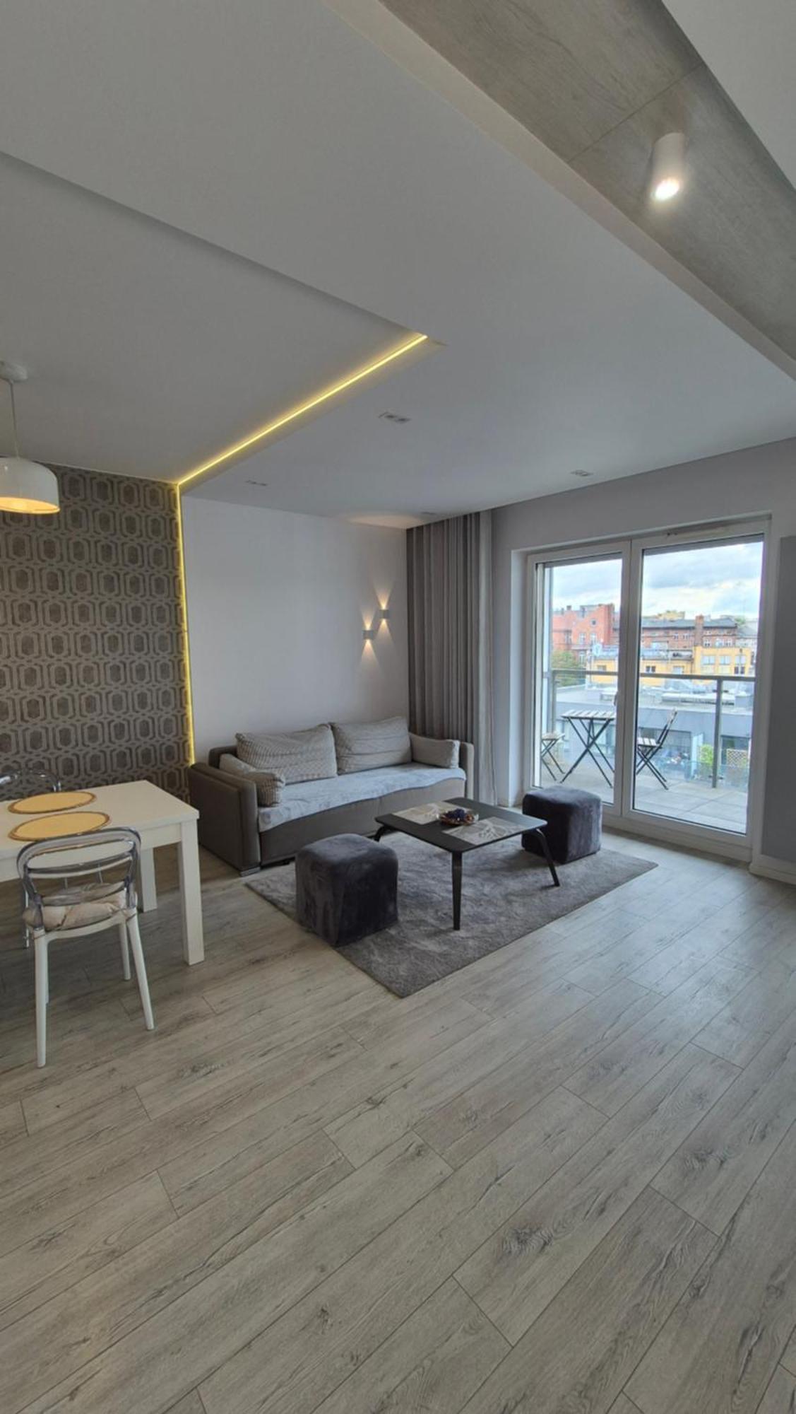 Boznicza Old Town Lux Apartment, Self Check-in 24h, Free Parking * Познань
