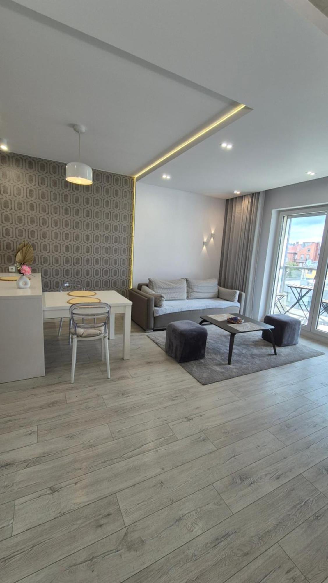 Boznicza Old Town Lux Apartment, Self Check-in 24h, Free Parking Апартаменти Познань