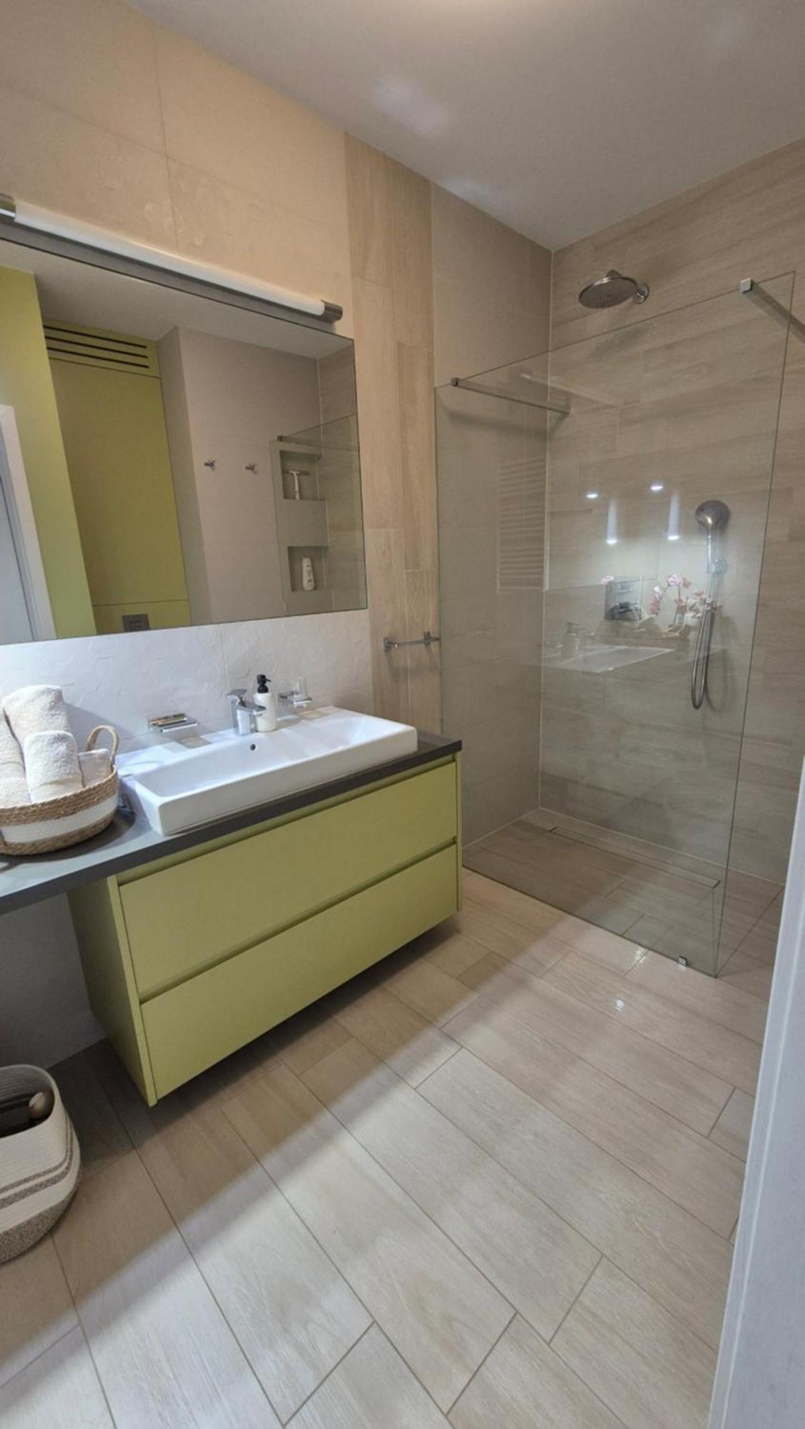 Апартаменти Boznicza Old Town Lux Apartment, Self Check-in 24h, Free Parking Познань